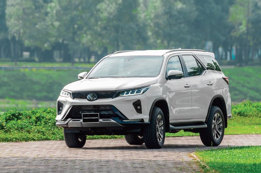 "Cựu vương" Toyota Fortuner không còn là đối thủ ngang cơ với Everest 1