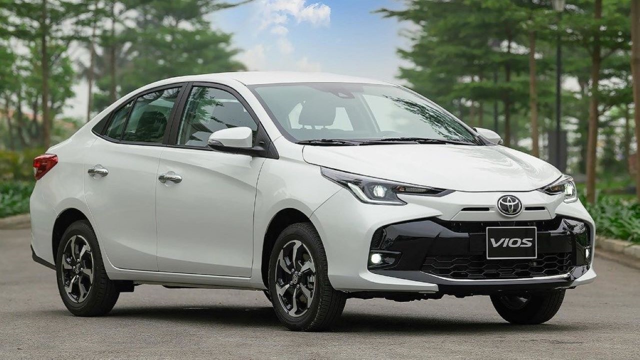 Toyota Vios chiếm bao nhiêu thị phần phân khúc sedan hạng B nửa đầu năm 2023? 1