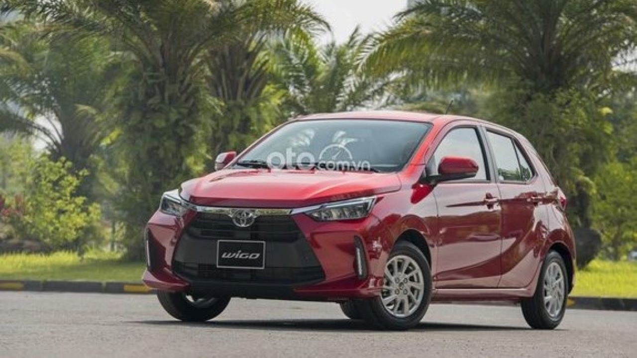 Toyota Wigo 2023 giảm giá, tặng cả phụ kiện để đẩy hàng 1
