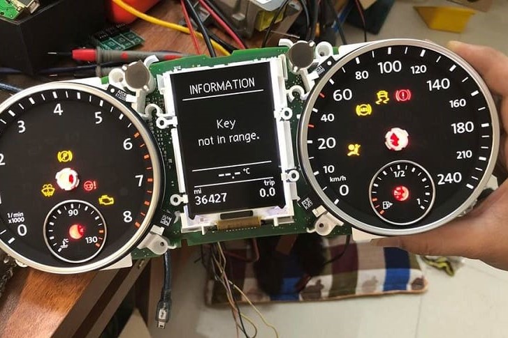 Chỉ số công tơ mét đi kèm với các biểu hiện hao mòn nội, ngoại thất. 1