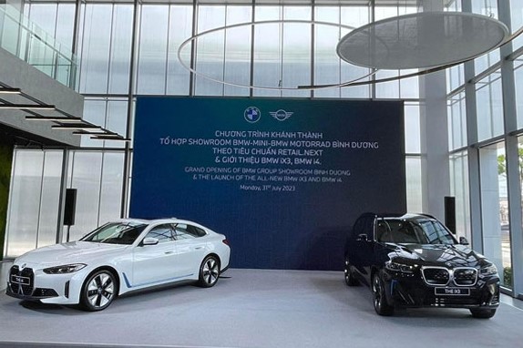 Bộ độ xe điện BMW iX3 và BMW i4 2023 chính thức trình làng 1