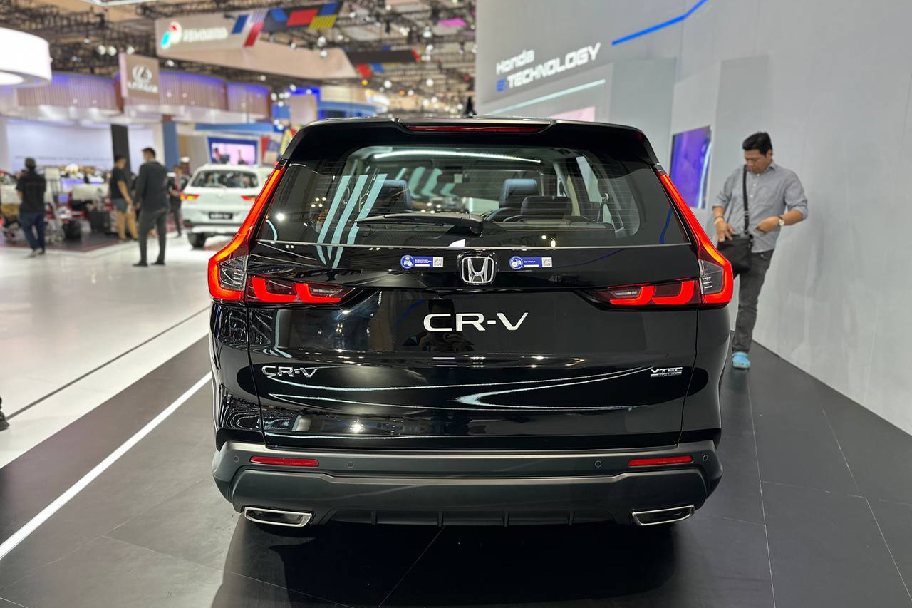 Đuôi xe Honda CR-V 2023 Đuôi xe Honda CR-V 2023 1