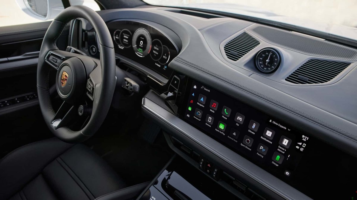 Nội thất Porsche Cayenne Turbo E-Hybrid 2024.