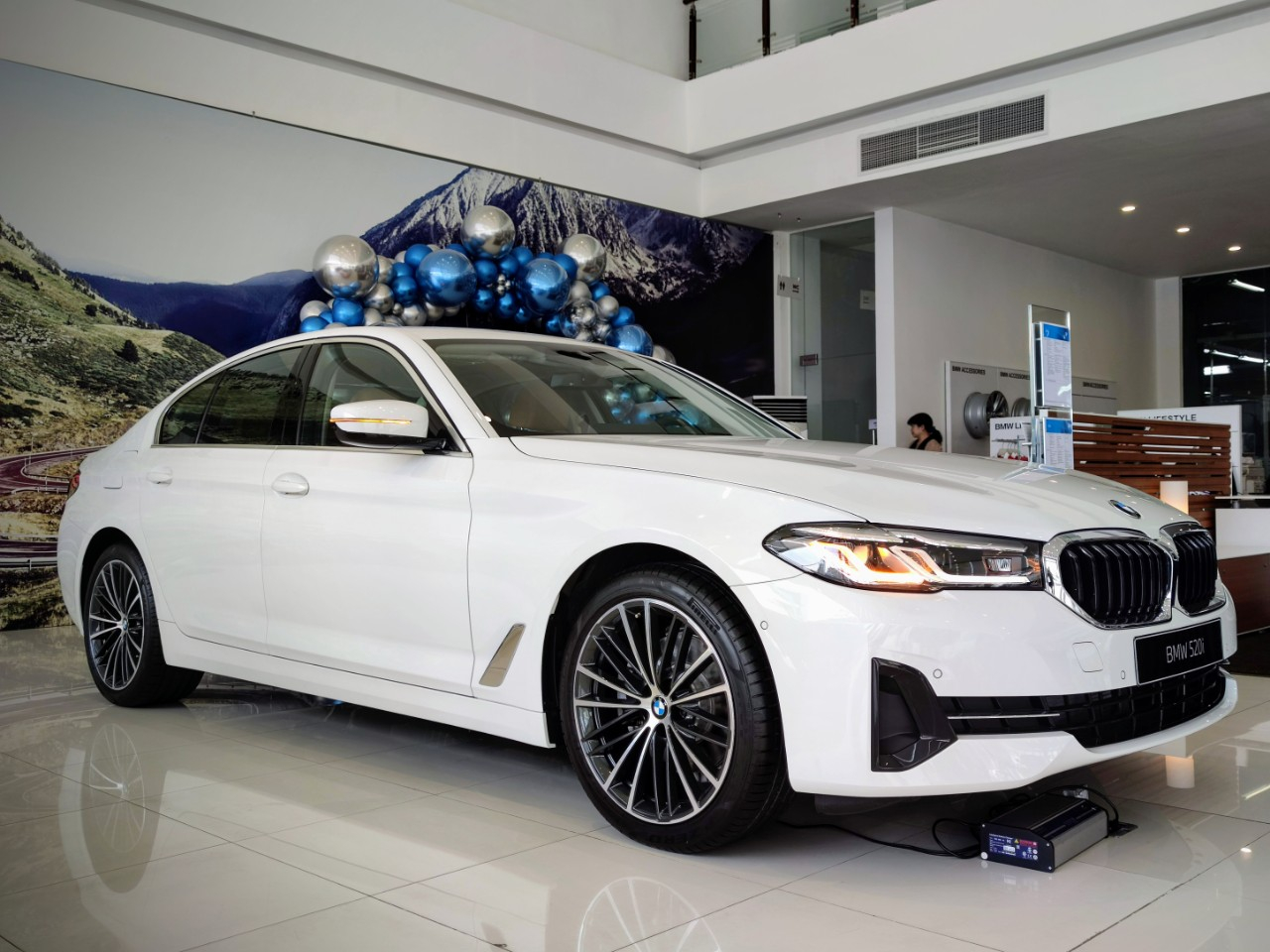 Mua bán BMW 520i Luxury Line 2023 giá 1 tỉ 829 triệu - 22892822