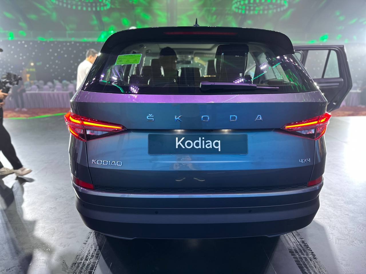 Đuôi xe.