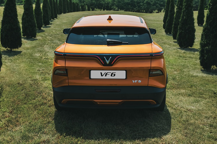 Đuôi xe VinFast VF 6 .