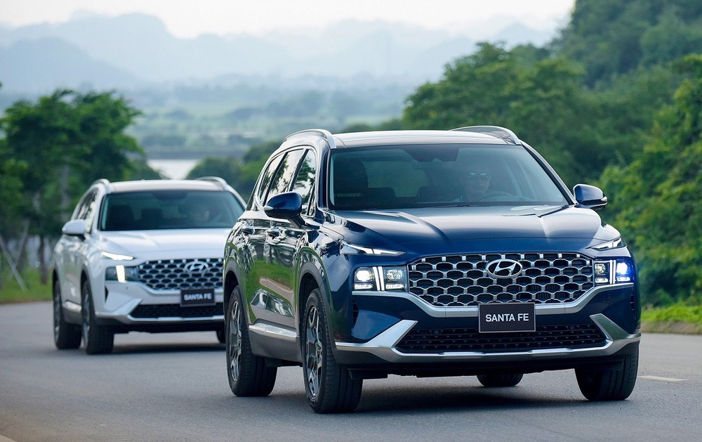 Hyundai Santa Fe Hyundai Santa Fe.