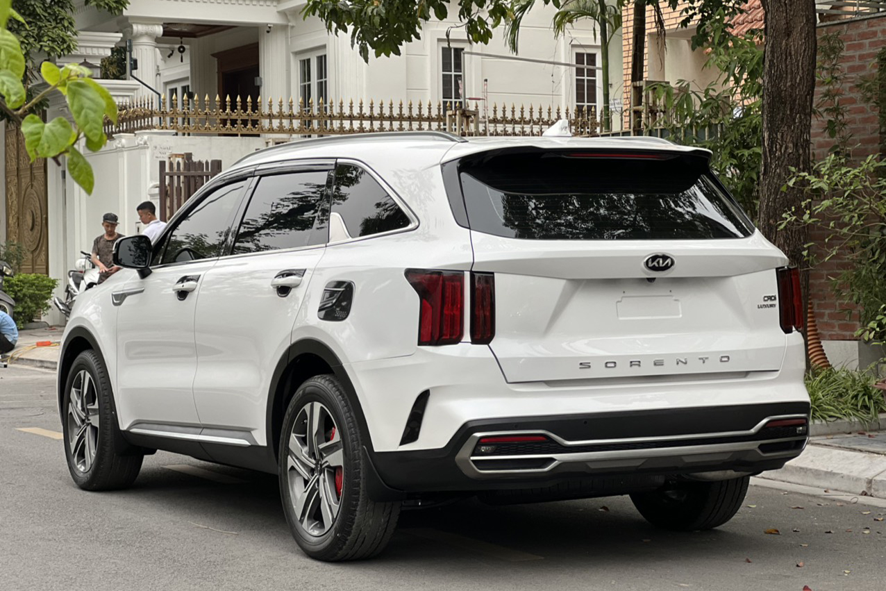 Giá xe KIA Sorento 2.2D Luxury 2WD tại đại lý hiện chỉ còn 949 triệu đồng 1