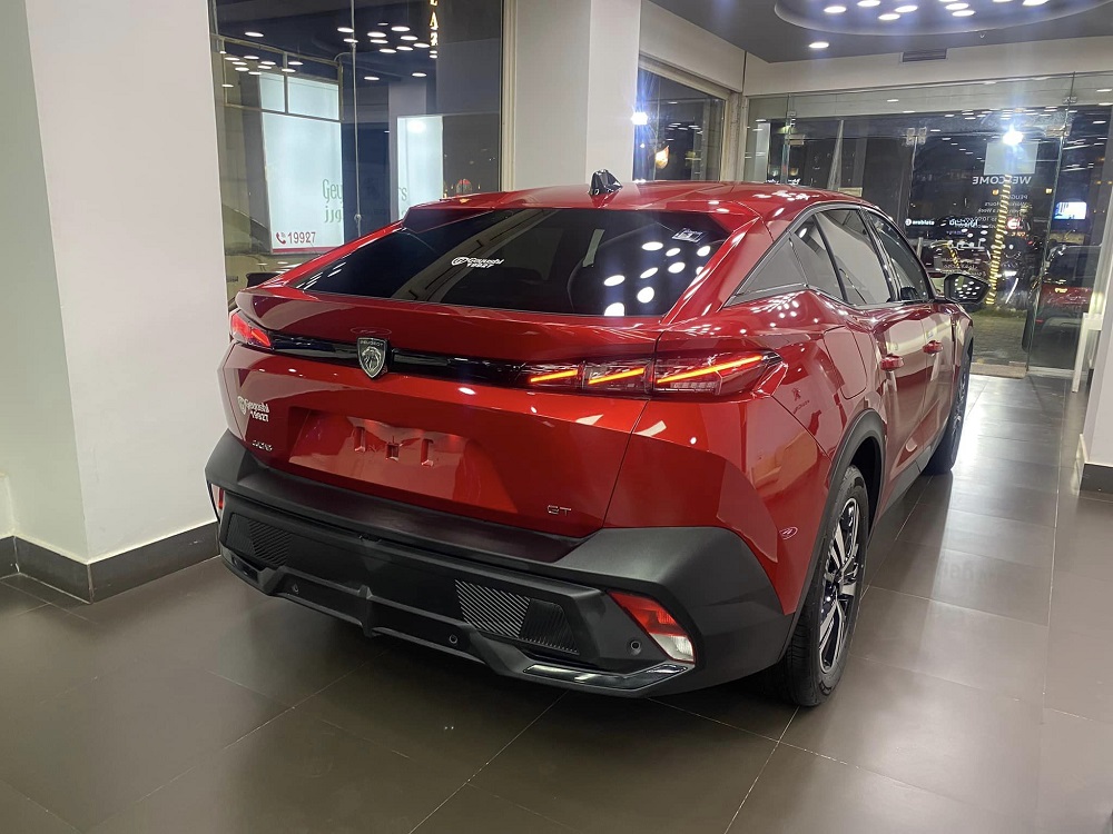 Ngoại hình của Peugeot 408 có nhiều điểm tương đồng với siêu SUV Lamborghini Urus. 1