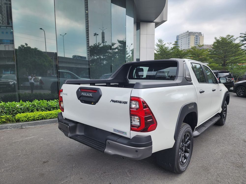 Hilux Adventure bản mới và bản cũ không có sự khác biệt về thiết kế. 1
