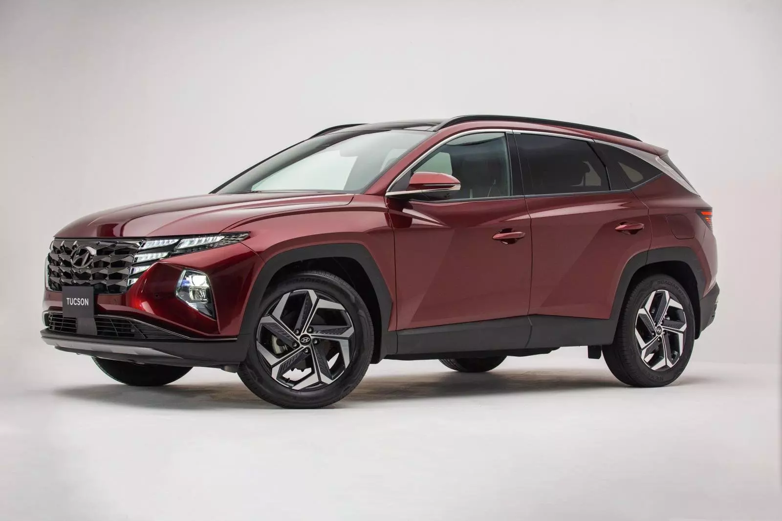 Hyundai Tucson: Giá lăn bánh 810-975 triệu đồng 1