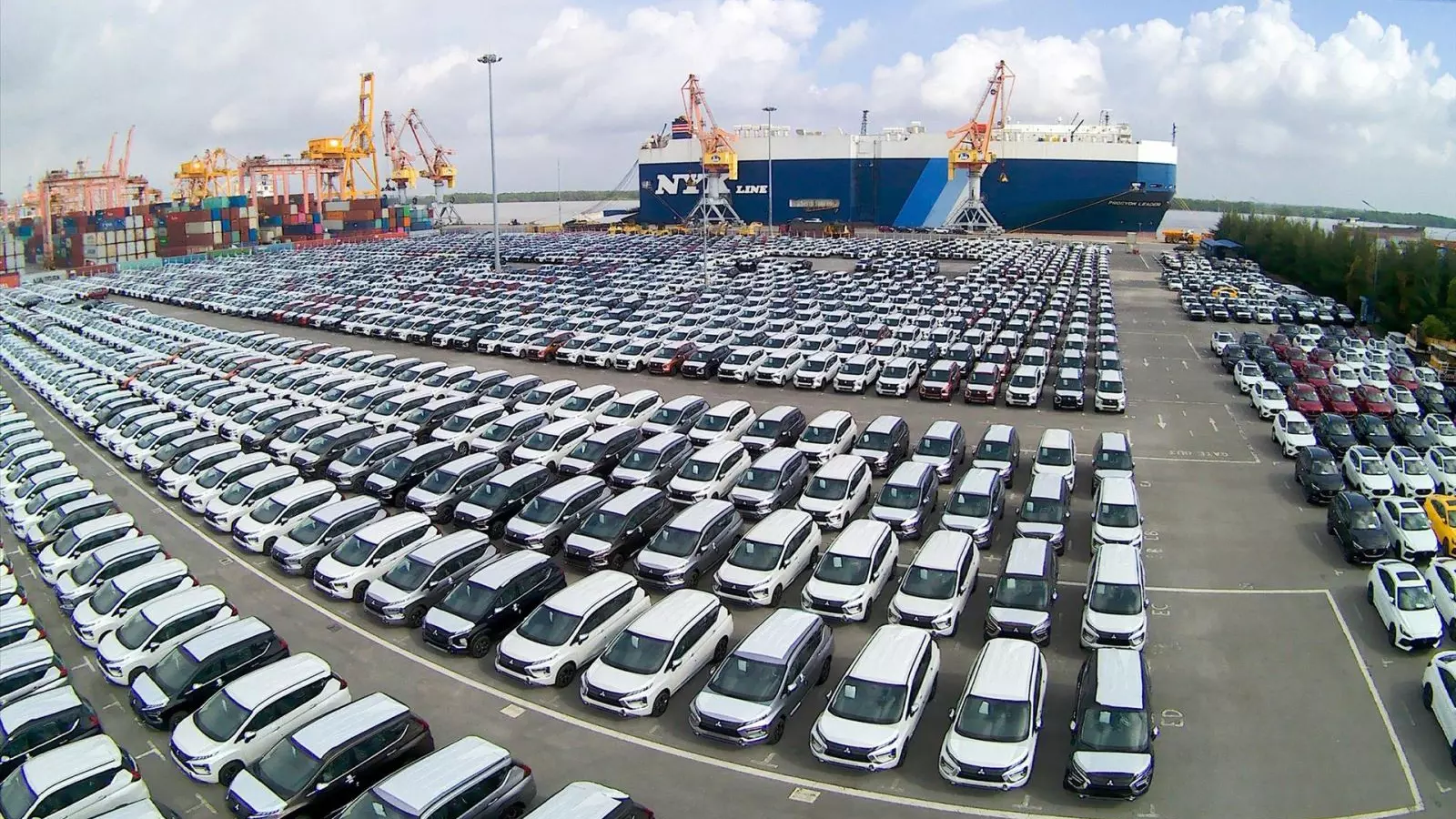 Mẫu xe Subaru Outback giảm tới 440 triệu đồng trong tháng 11 Mẫu xe Subaru Outback giảm tới 440 triệu đồng trong tháng 11 1