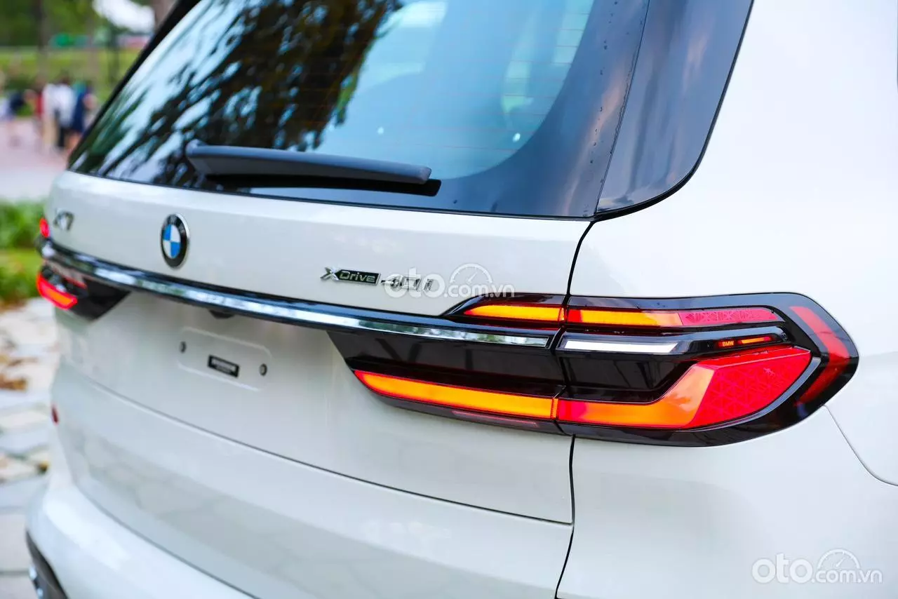 Đèn hậu xe BMW X7.