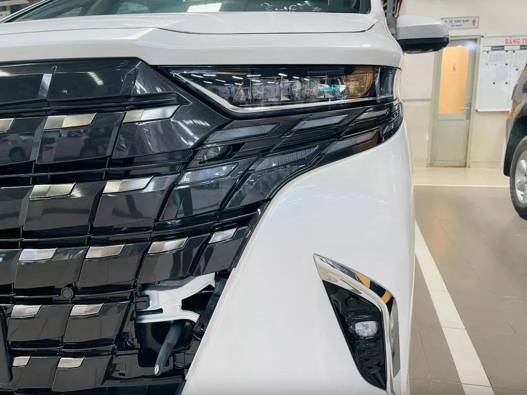 Đèn xe Toyota Alphard Đèn xe Toyota Alphard.