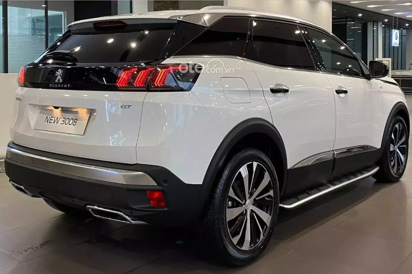 Peugeot 3008 sử dụng động cơ 1.6L tăng áp, cho công suất 165 mã lực. 1