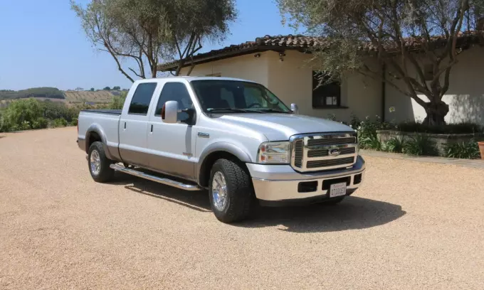 Ford F-250 2006.