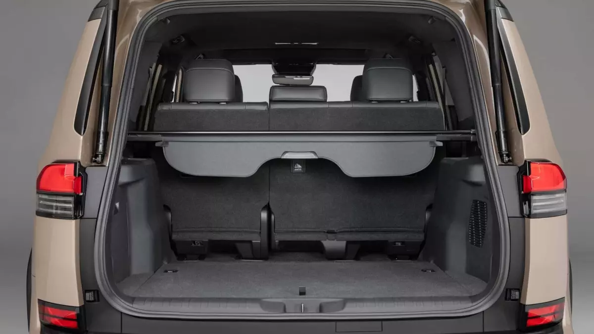 khoang hành lý xe Lexus GX 550.