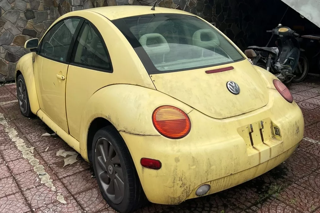 Volkwagens Beetle, màu vàng, sản xuất năm 1999