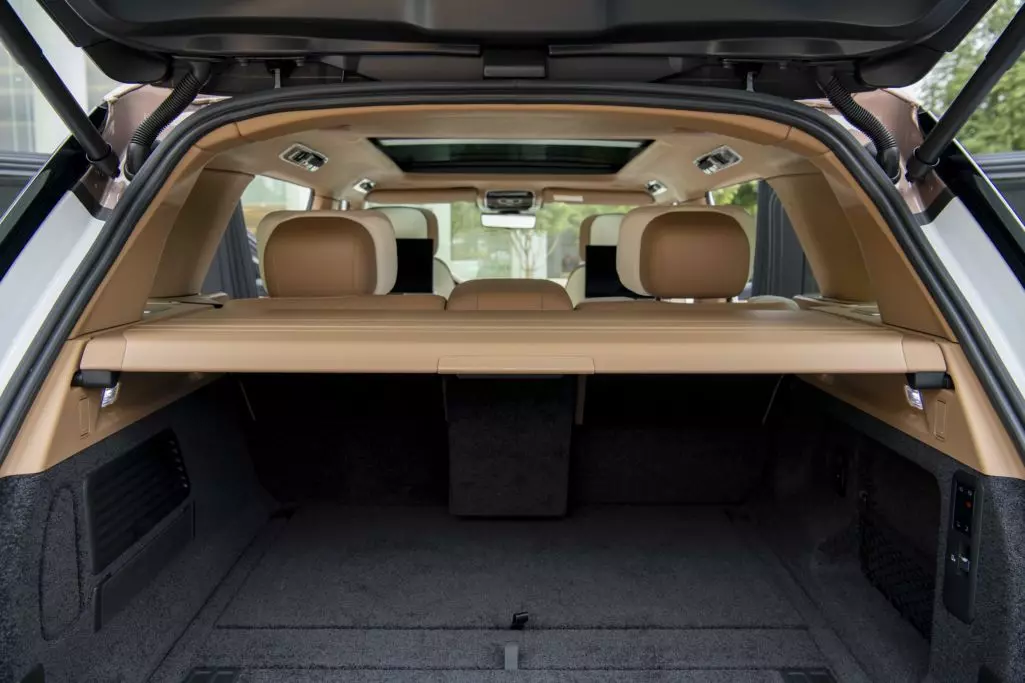 Range Rover SV 2024 3 Range Rover SV 2024 a3