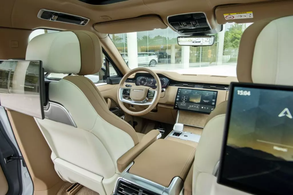 Range Rover SV 2024 2 Range Rover SV 2024 a2