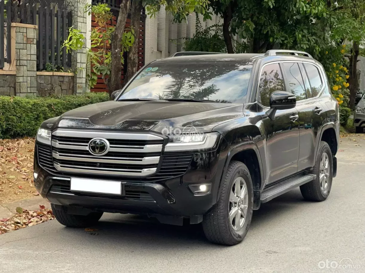 Toyota Land Cruiser 2022 cũ .