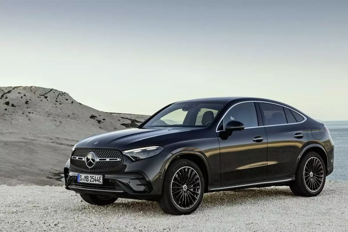 Đại lý nhận cọc Mercedes-Benz GLC 300 Coupe thế hệ mới, giá dự kiến 3,3 tỷ đồng 1