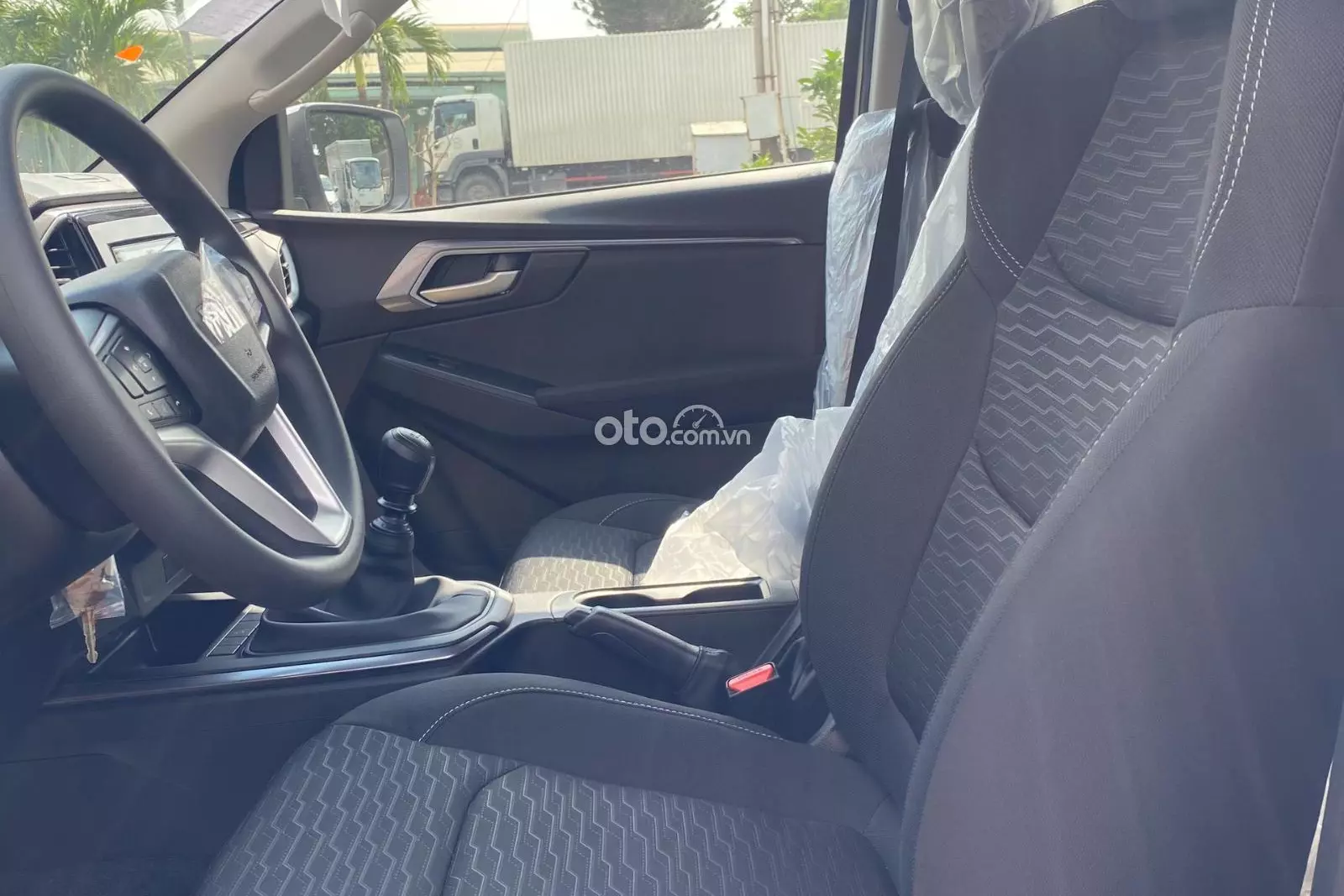 Nội thất xe Isuzu D-Max 1