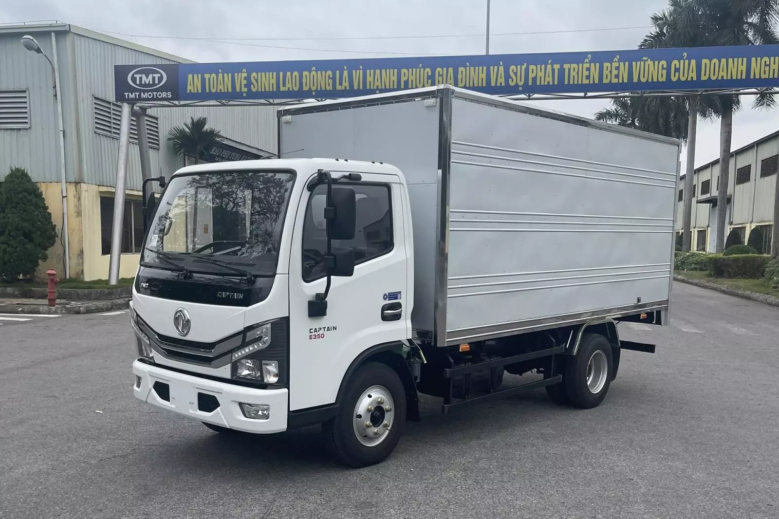 TMT Motor trình làng bộ đôi xe tải nhẹ mới Captain E250 và E350 a2