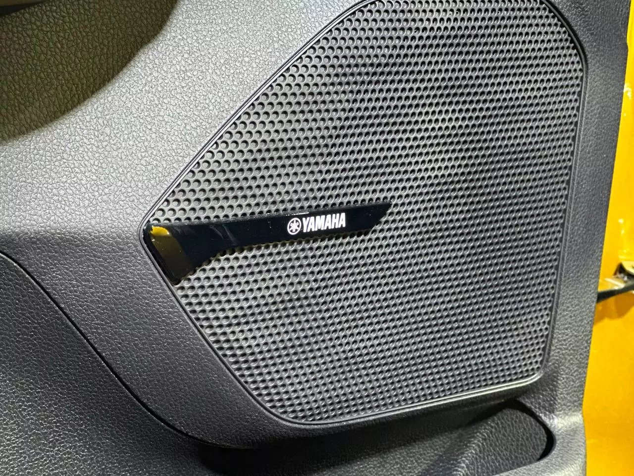 Âm thanh 8 loa Dynamic Sound Yamaha Premium trên xe Mitsubishi Xforce.