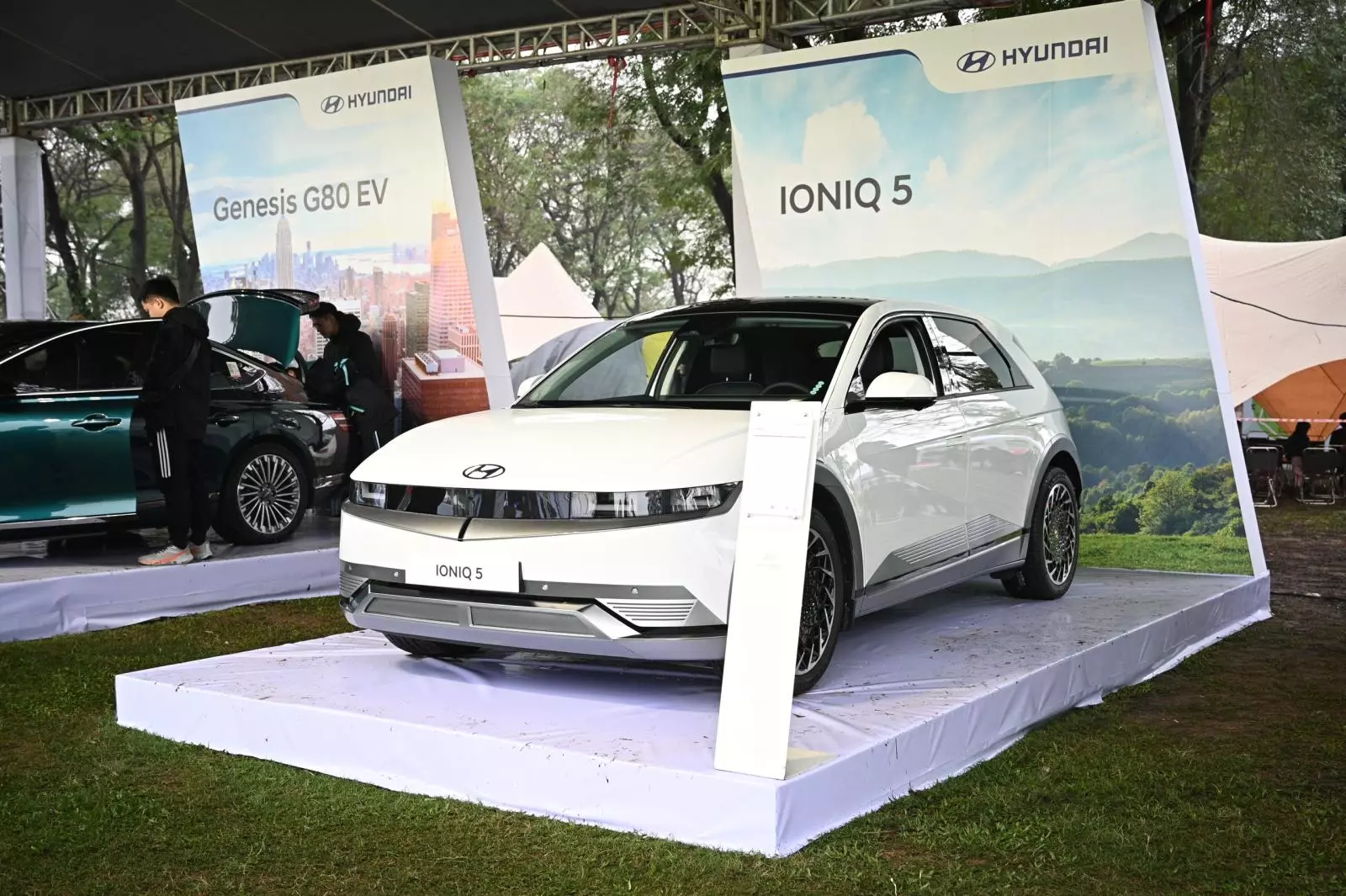 cùng dòng xe thuần điện Ioniq 5 cùng dòng xe thuần điện Ioniq 5.