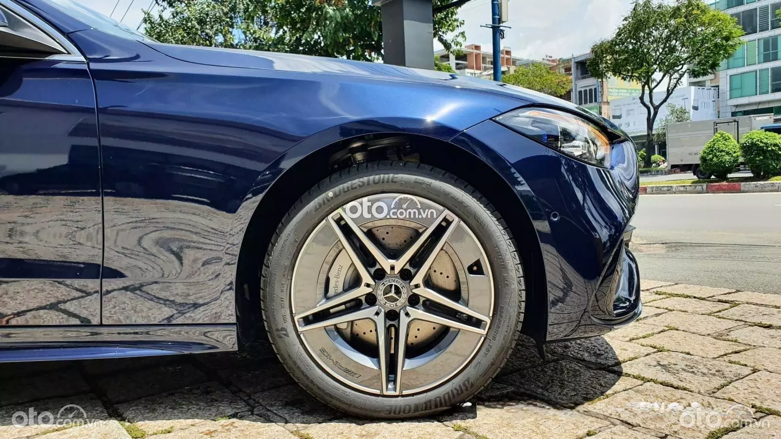 Bộ la-zăng thể thao AMG 19 inch.