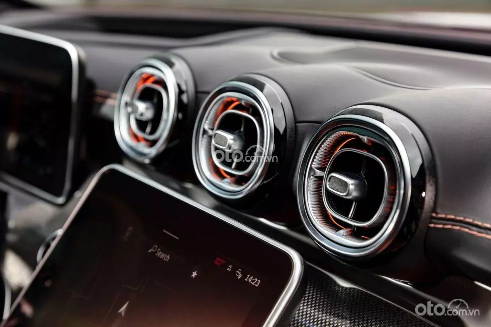 cửa gió điều hòa xe Mercedes-Benz C 300 2022.