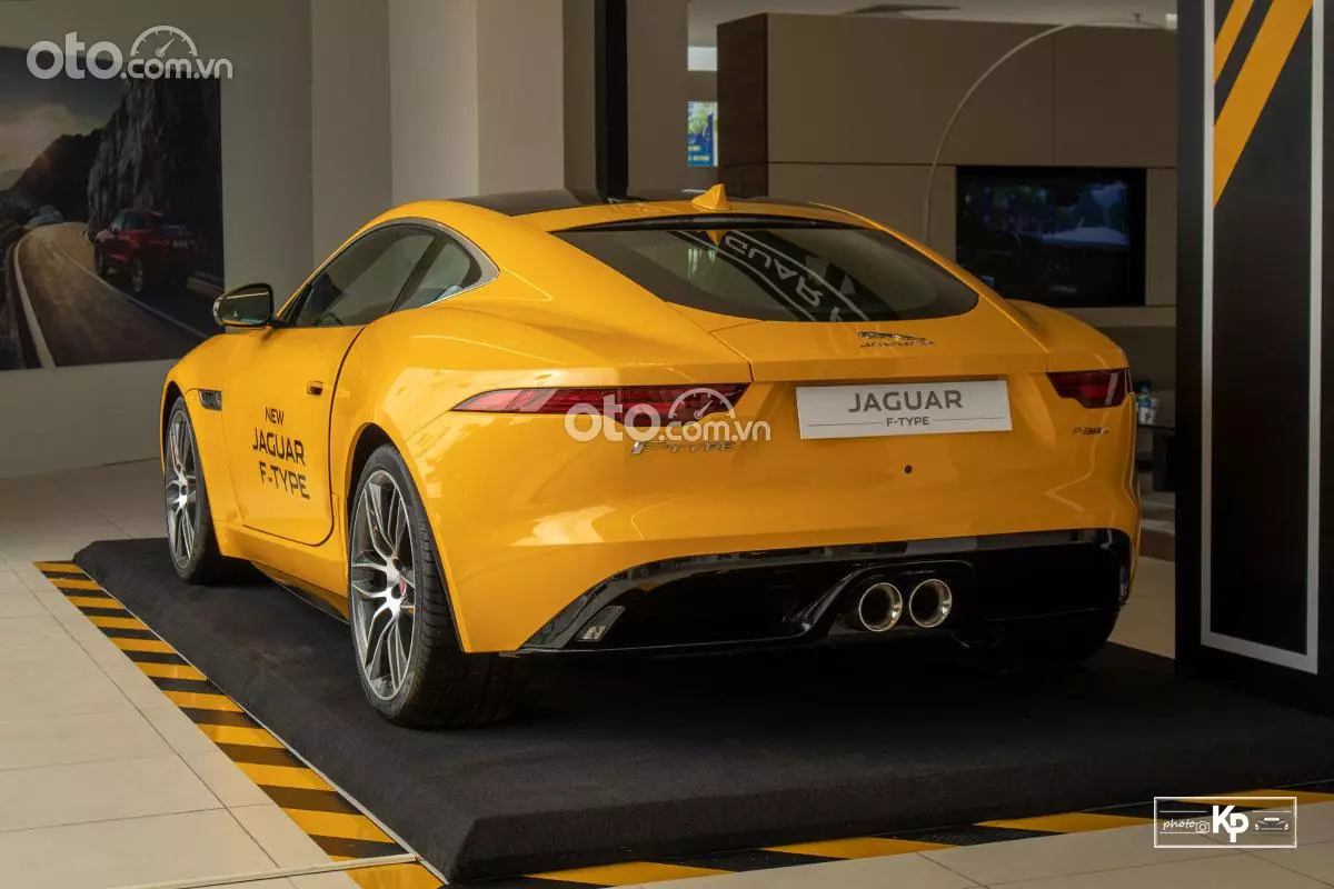 ngoại hình Jaguar F-Type1.