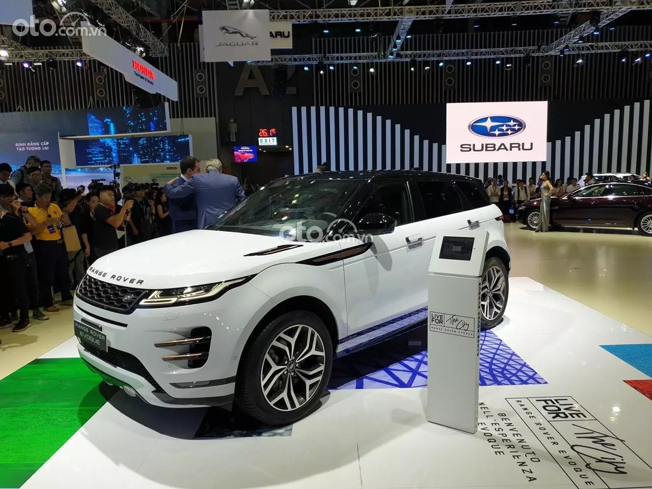 Giá xe Range Rover Evoque 2020 mới nhất tại Việt Nam...