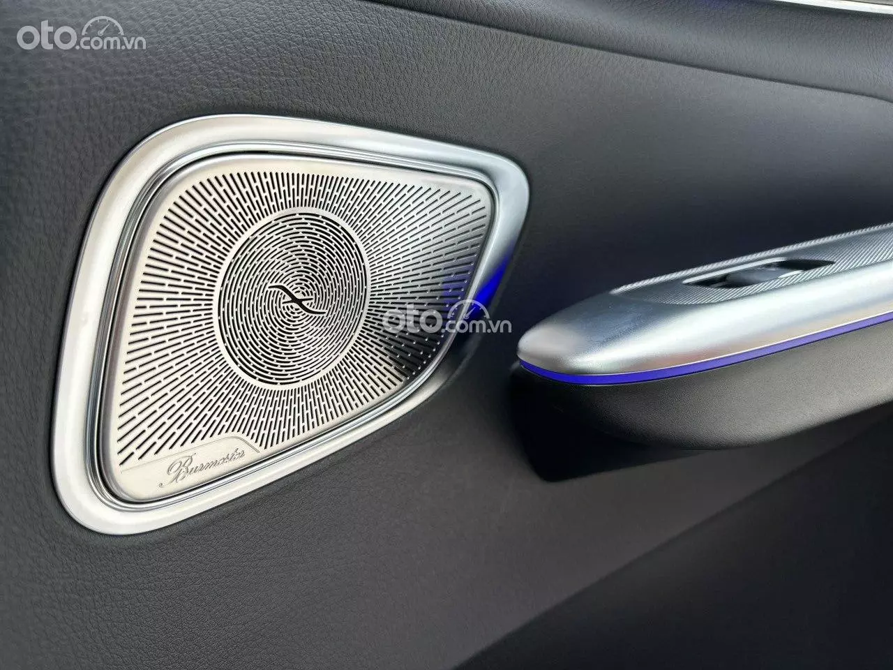 Loa cao cấp trên xe Mercedes-Benz GLC 300.