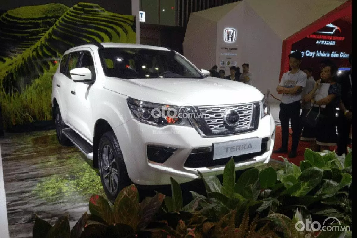 đầu xe Nissan Terra 2021.