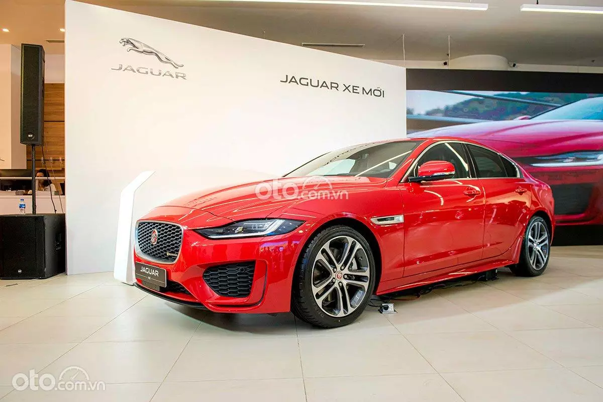 Jaguar XE.