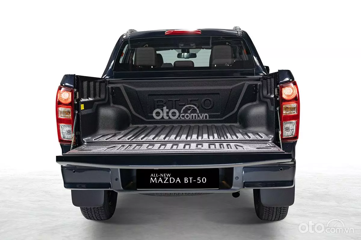 đèn xe Mazda BT-50 2021 .