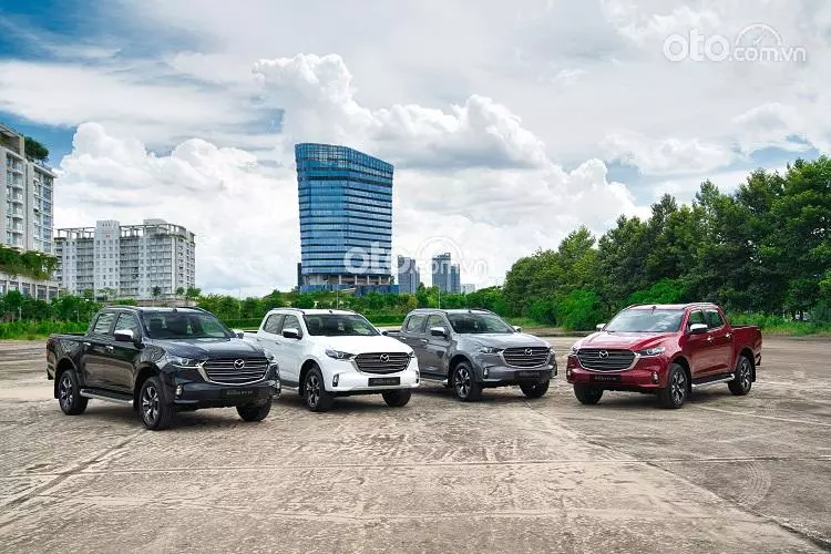 Ngoại thất xe Mazda BT-50 2021 .