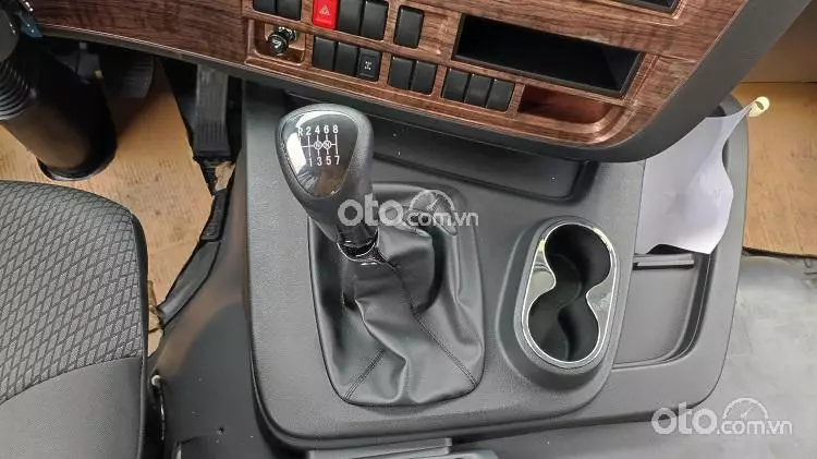 Một số trang bị nội thất xe tải Isuzu VM GINGA2.