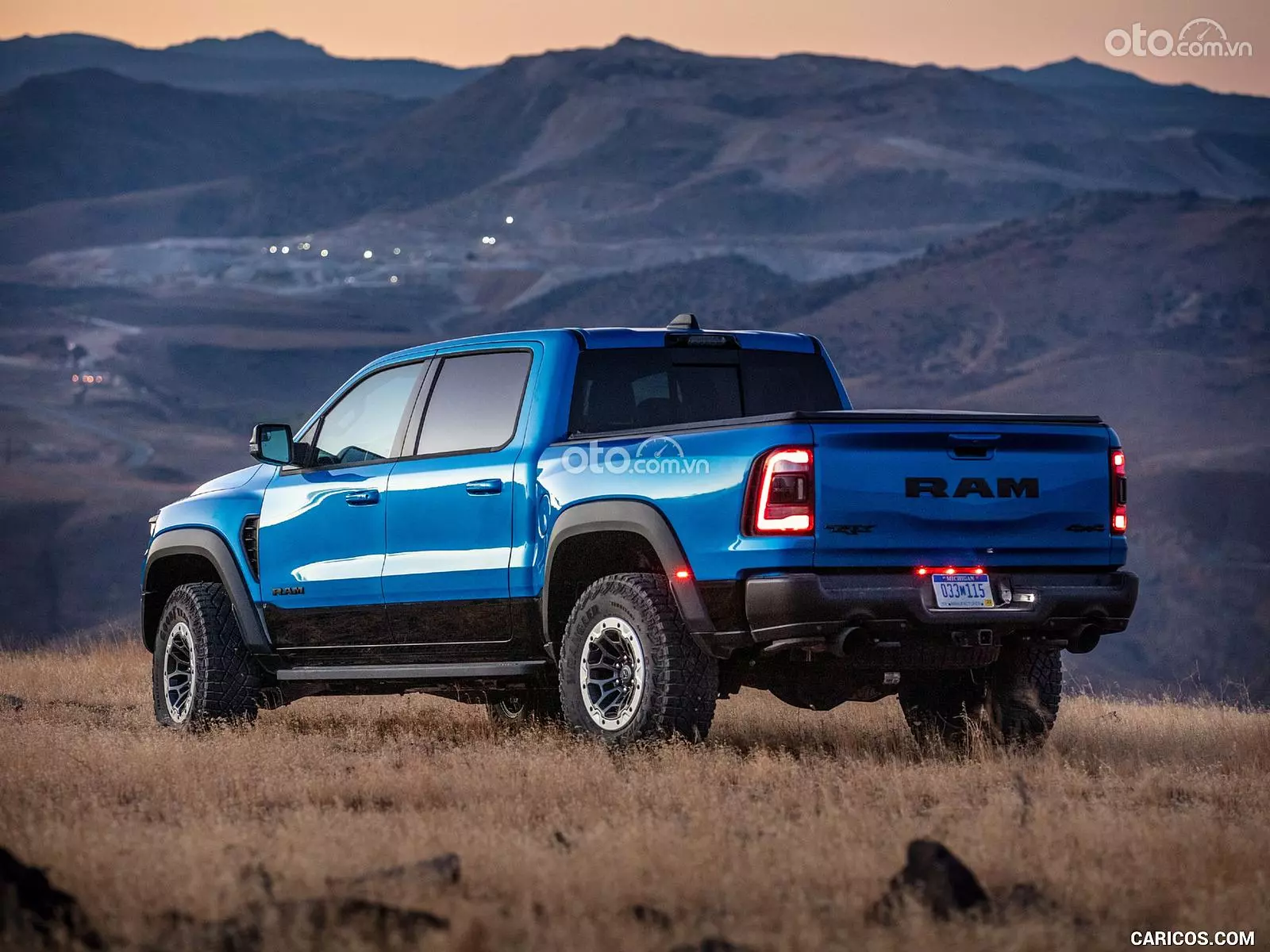 giá xe RAM TRX 1500 2022 mới nhất.