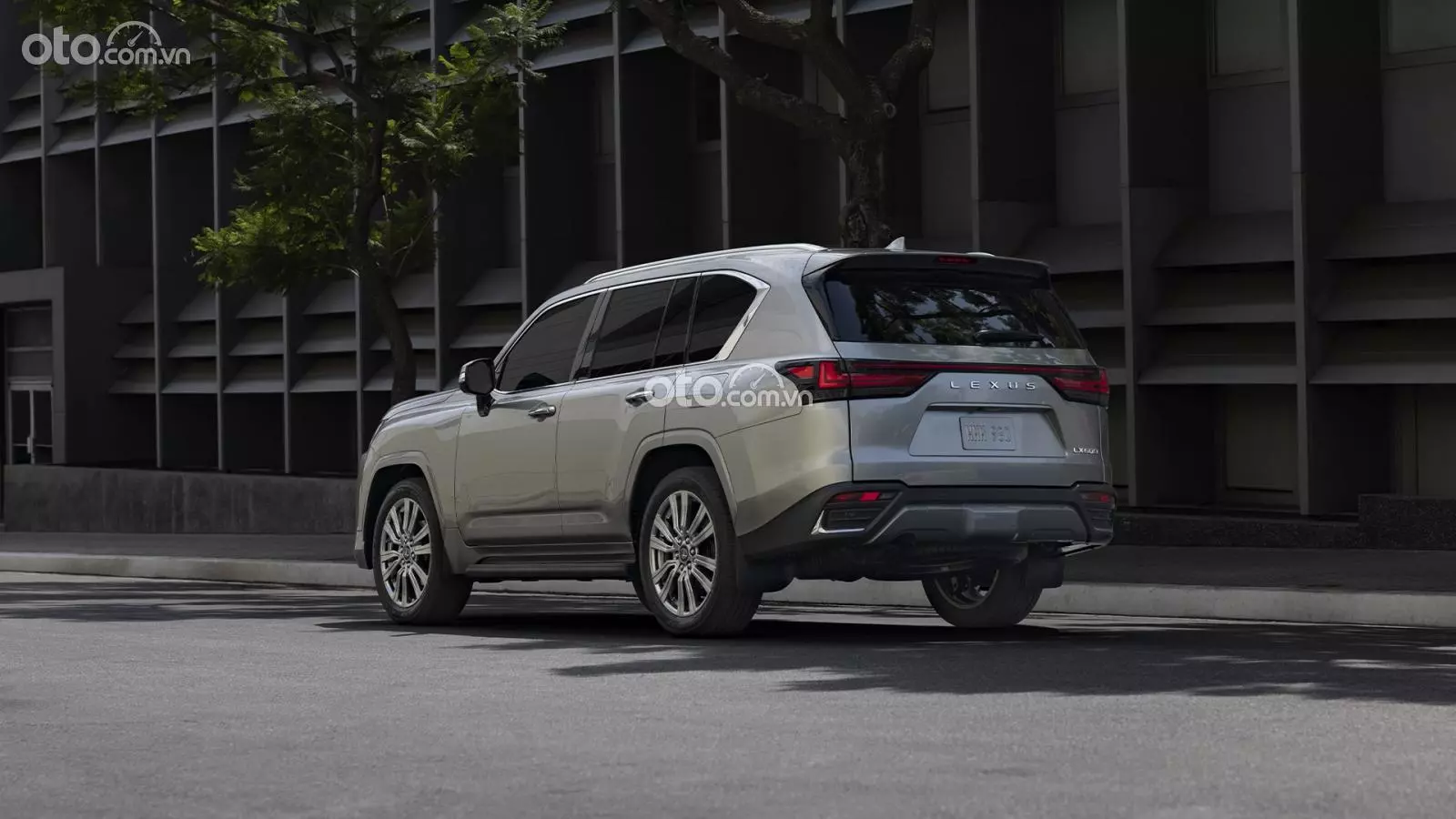 đuôi Lexus LX 600 2022.