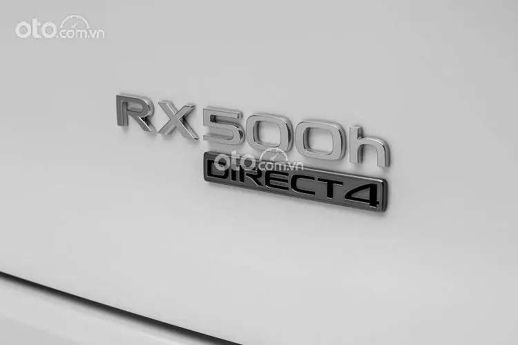 huy hiệu xe Lexus RX 500h F-Sport Performance 2023.