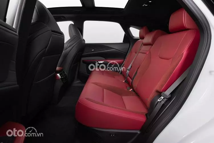 hàng ghế sau xe Lexus RX 500h F-Sport Performance 2023.