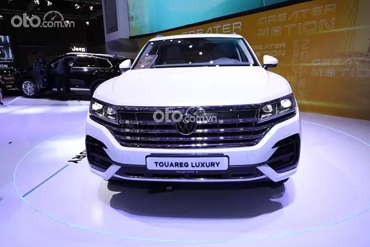 Đầu xe Volkswagen Touareg 2022.