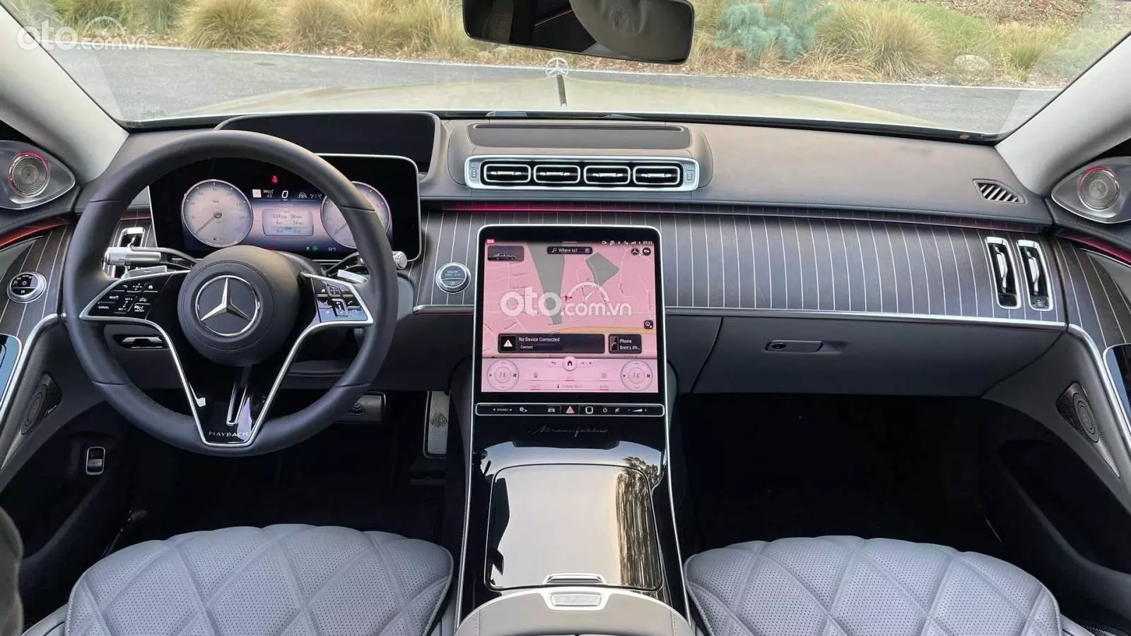 Khoang nội thất Mercedes-Maybach S 580 .