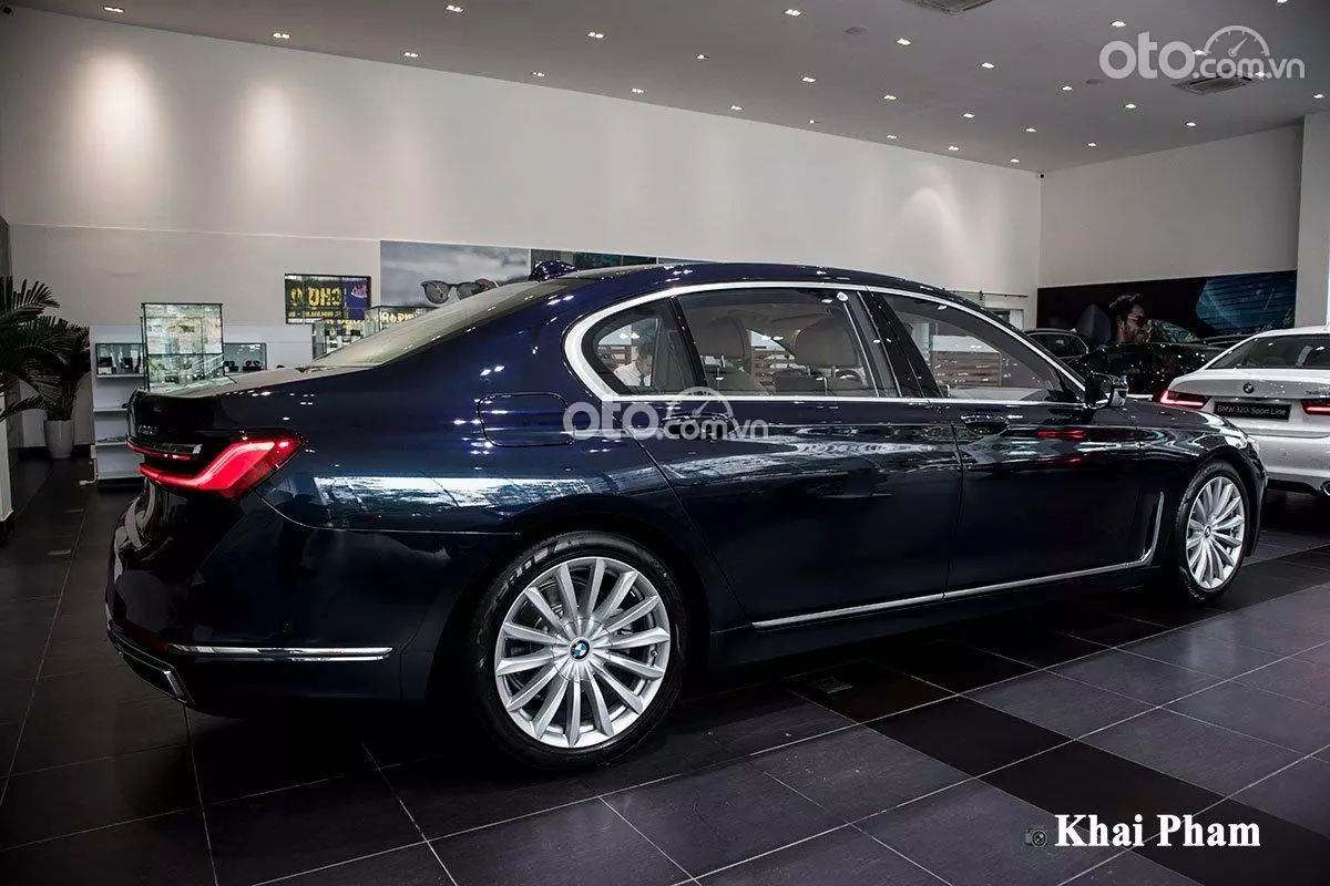 thân xe BMW 730Li