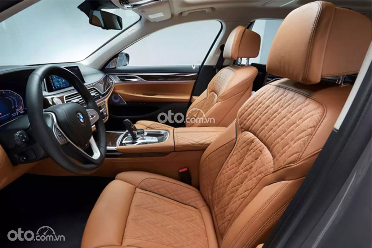 hàng ghế trước xe BMW 740Li.