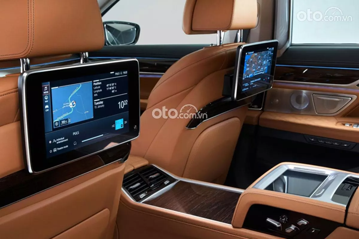 màn hình ghế sau xe BMW 740Li.