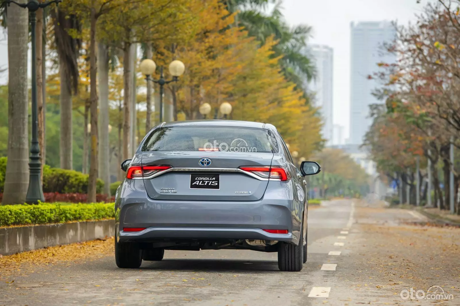 đuô xe Toyota Corolla Altis 2022.